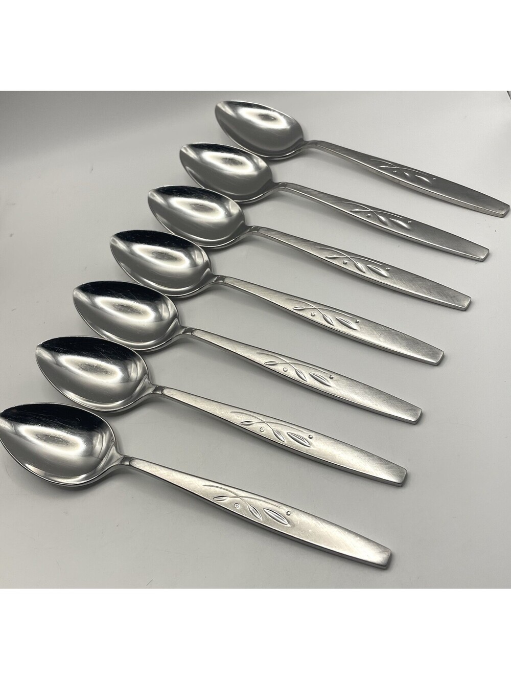 7- ONEIDA HEIRLOOM Cube Mark WILL O' WISP Stainless Teaspoon Lot ~6 1/8"